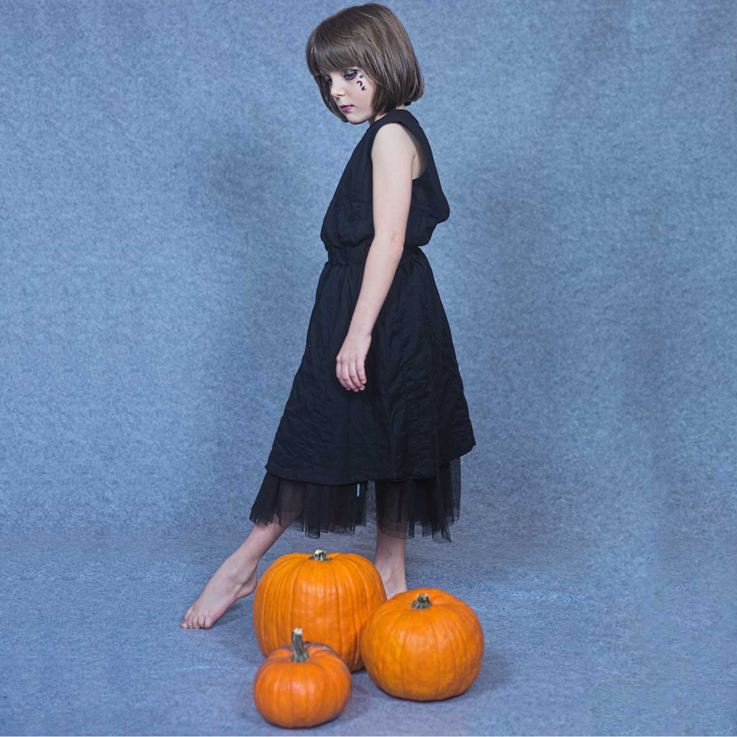 Little Girls Black Dress – view 2 – Infantium Victoria