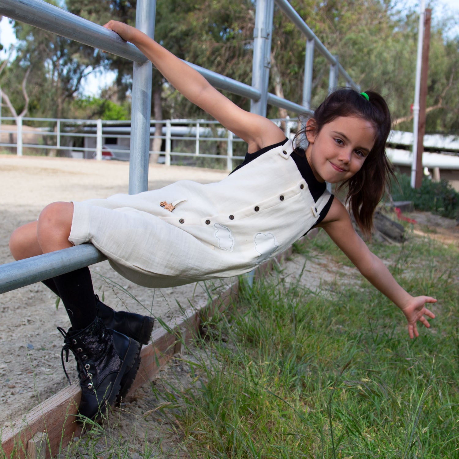 Kids' Cotton Farmer Dungaree in Off-white – view 3 – Infantium Victoria
